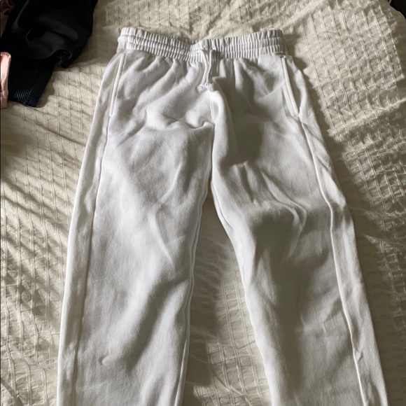 Aritzia sweatpants